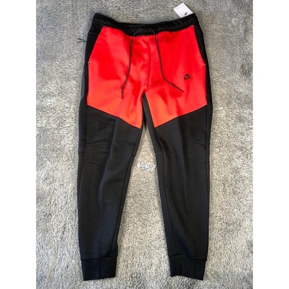 Nike Sportswear Tech Fleece Joggers Size XL Men Light Crimson Black HV0959-696 - Picture 1 of 6